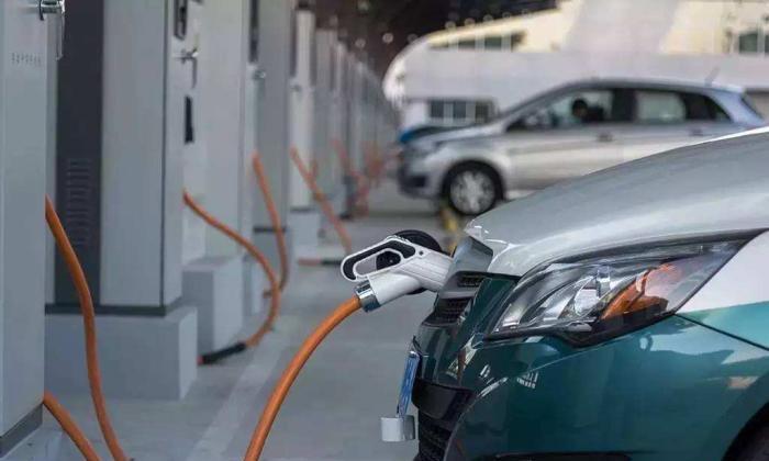 迫于限行限购才买新能源车？绿牌车主：不完全是这样