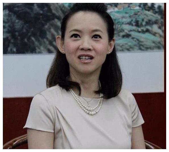 45岁曾宝仪至今无人敢娶?前男友告诉真相，网友:终于明白