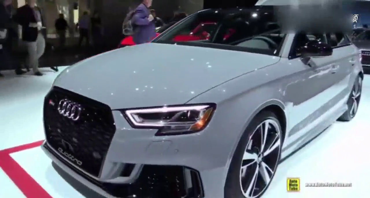 车展实拍2018款奥迪RS3！看完之后我犹豫要买的宝马3系放弃了