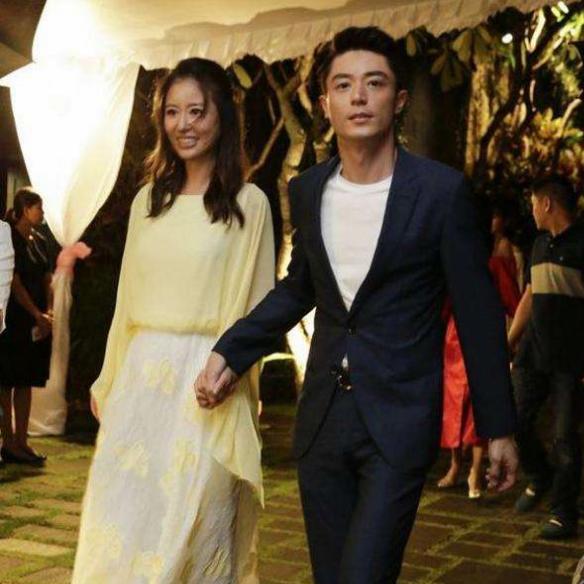 林心如公开二胎验孕棒:男孩女孩都有了,霍建华