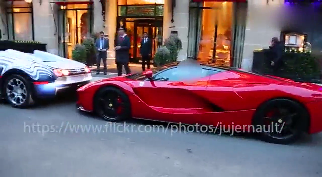 两台全球最贵的跑车碰了一下，车主反应是？