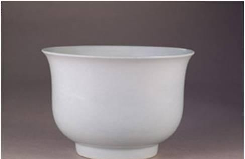 盛世皇廷拍卖-宣德时期的蓝釉白釉雪花蓝釉黄釉孔雀蓝釉详解