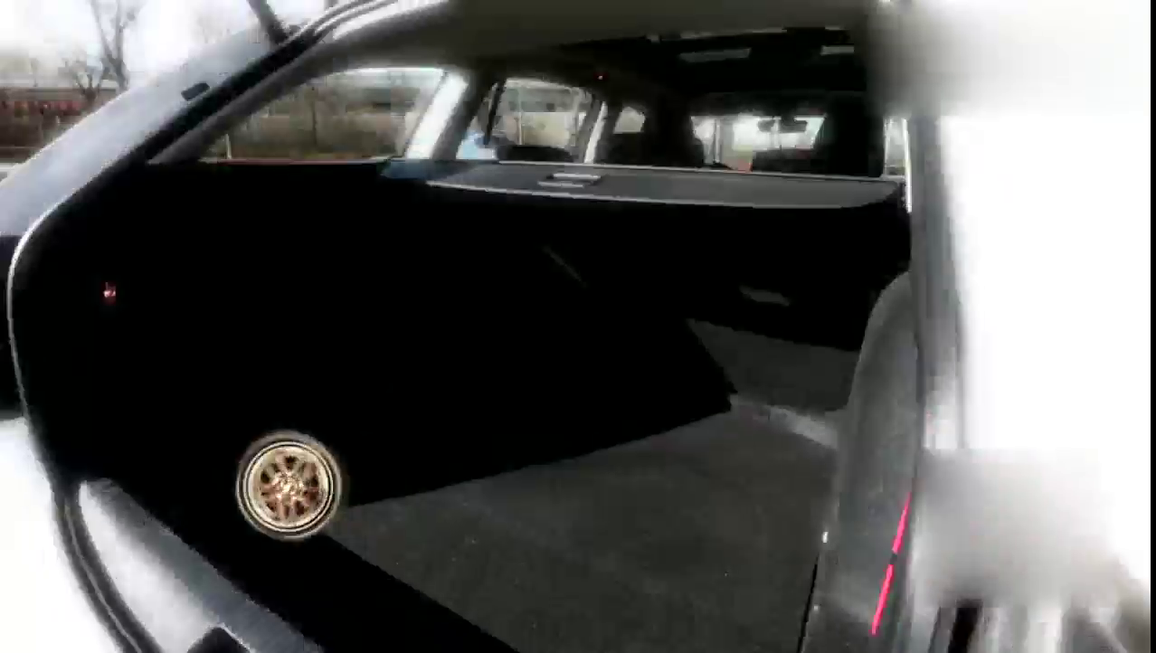 竟能装下9大件行李！旅行车VS