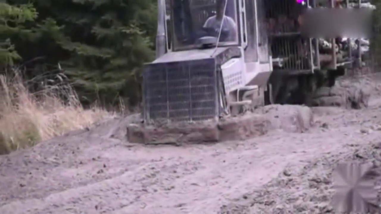 德国特种卡车，这样的路况还能走 属实不易！