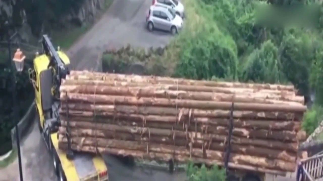 惊人的卡车驾驶技术，一般人根本就开不过去