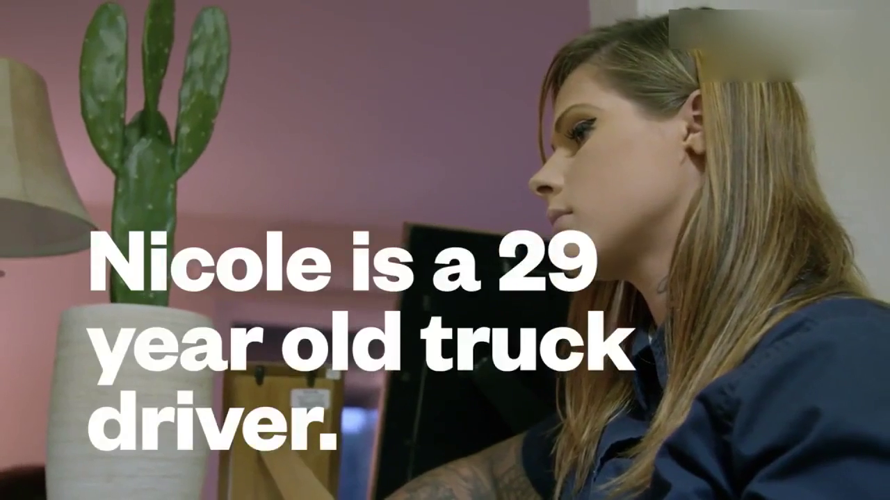 和国内不一样，国外女卡车司机的真实生活是这样的