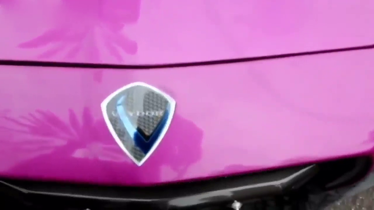 超低底盘超跑，比兰博基尼还要帅的超级跑车有人认识吗？