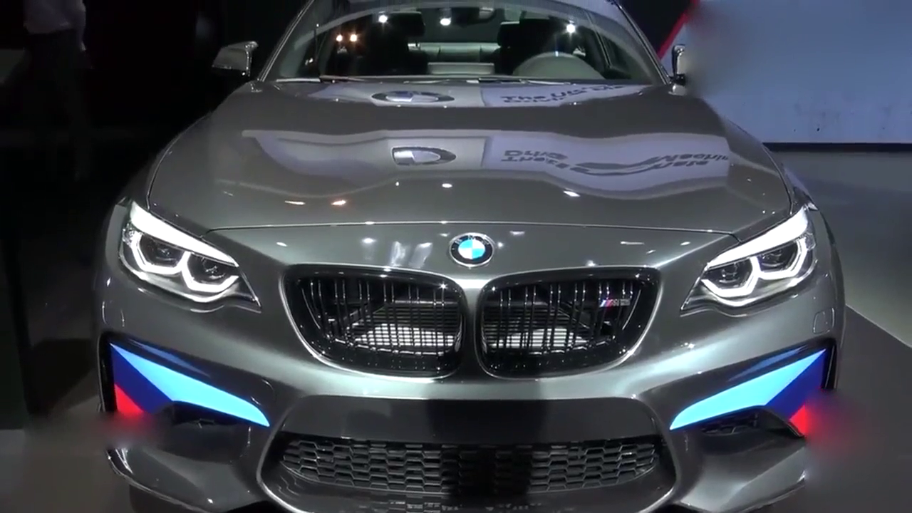 男生最喜欢的钢炮之一！2018 宝马 M2 Coupe车展实拍