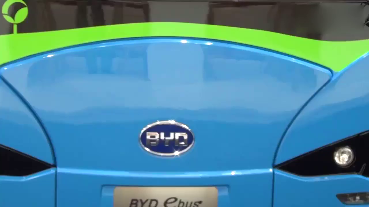 外国车展亮相的比亚迪电动公交车，走进车内才知道什么叫中国制造