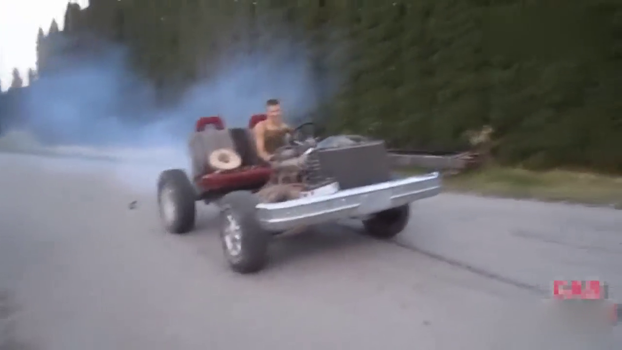 这难道就是传说中的无边框改装跑车？图的就是敞亮