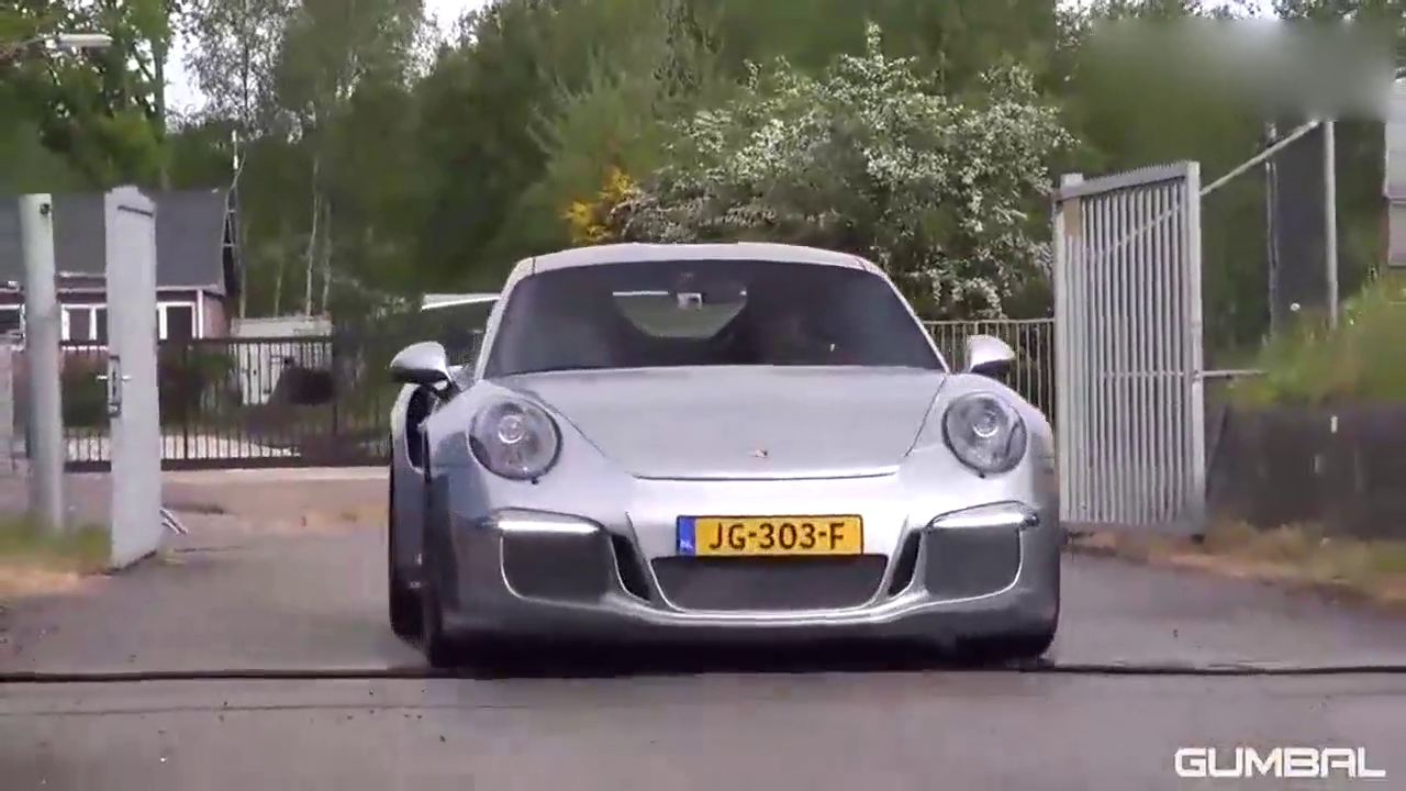 快来过把瘾 多辆土豪超跑性能车 赛道秀声浪