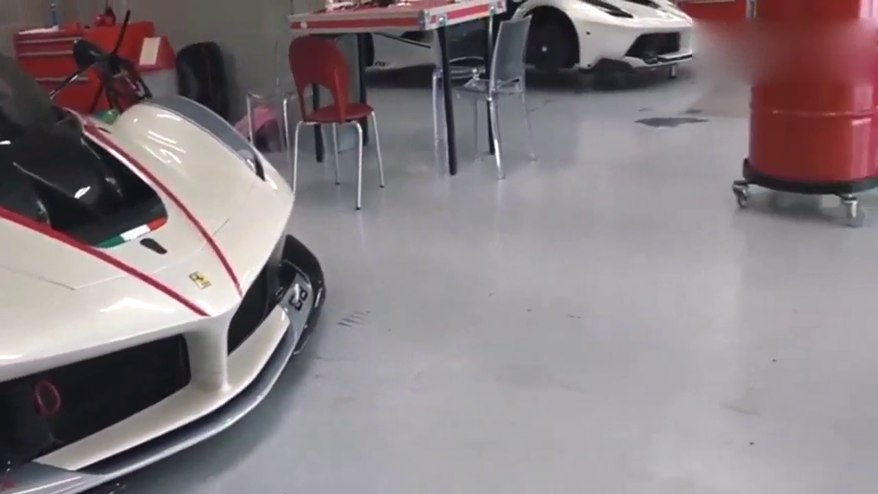 赛场上的法拉利跑车，这造型真让人着迷