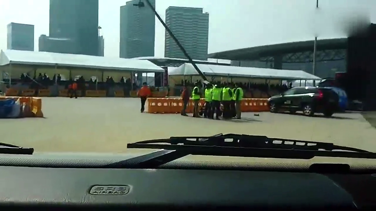 车展实拍：奔驰G500室外爬坡试乘