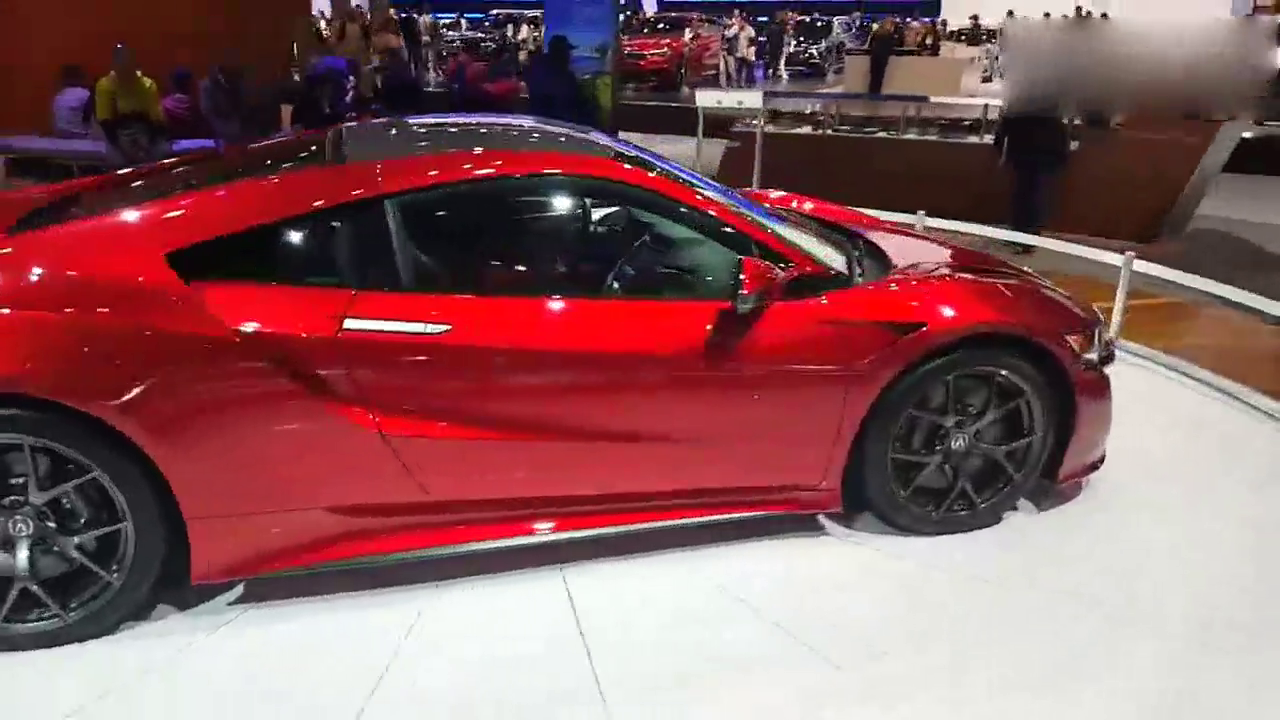 靓丽的红 超帅的造型 车展上的讴歌NSX