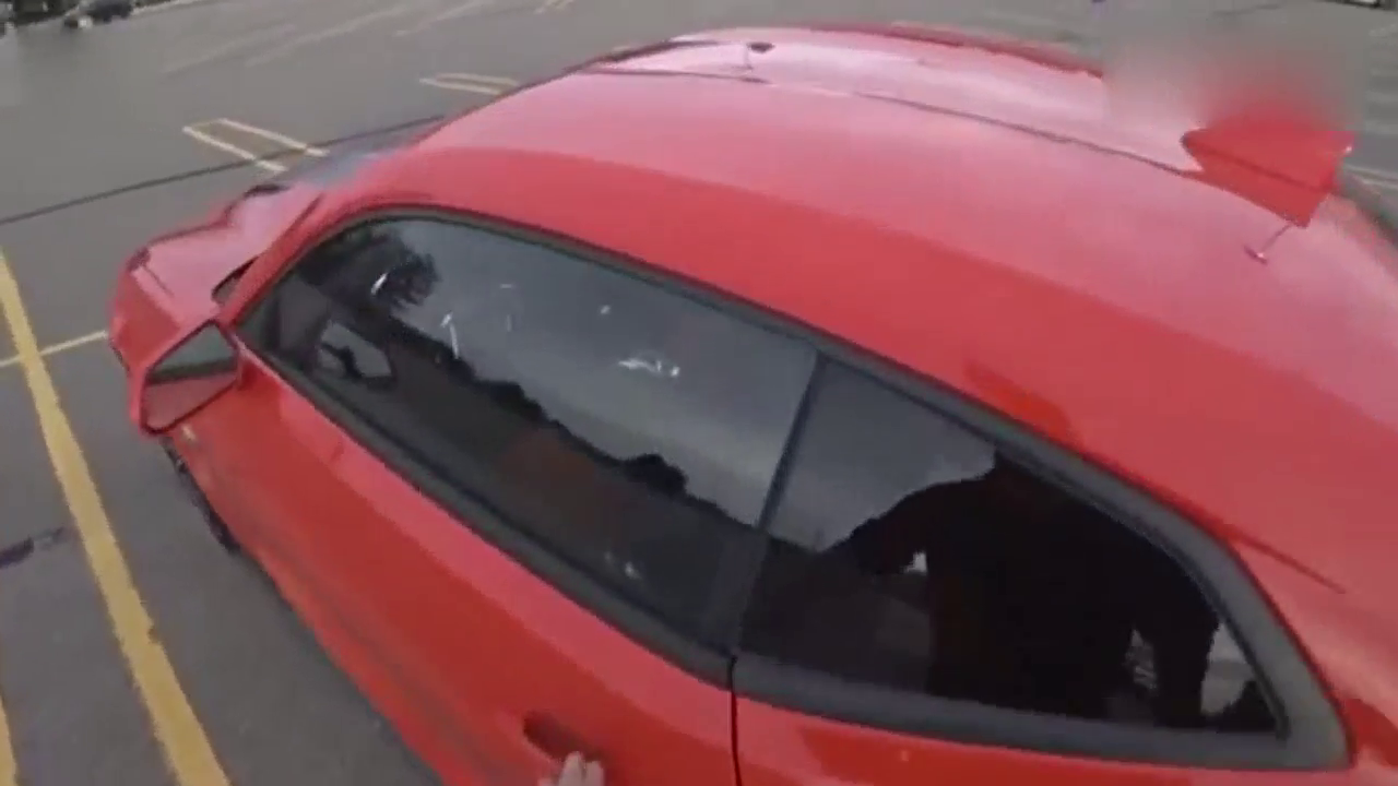 雪佛兰科迈罗公路驾驶测试，美式跑车开起来真赞！