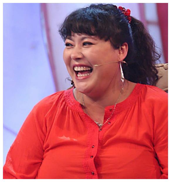 "大姐专业户"李菁菁变了很多,瘦了美了很多,不再接地气