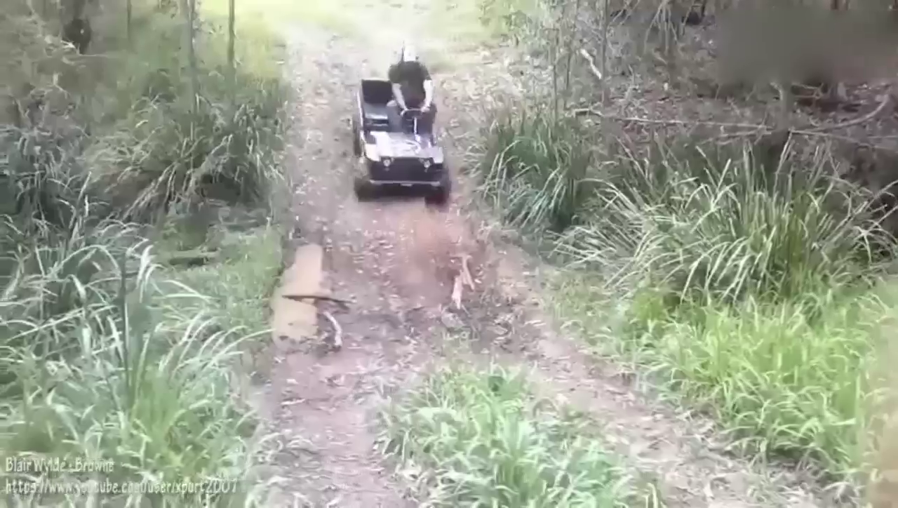 私人订制的超级跑车到货，上车的那一瞬间彻底尴尬了！