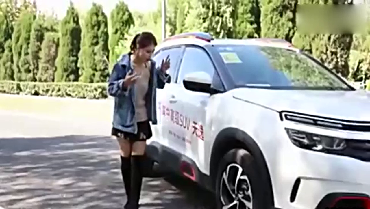 美女试驾天逸C5 AIRCROSS，这样的国产车，你还考虑合资车吗？