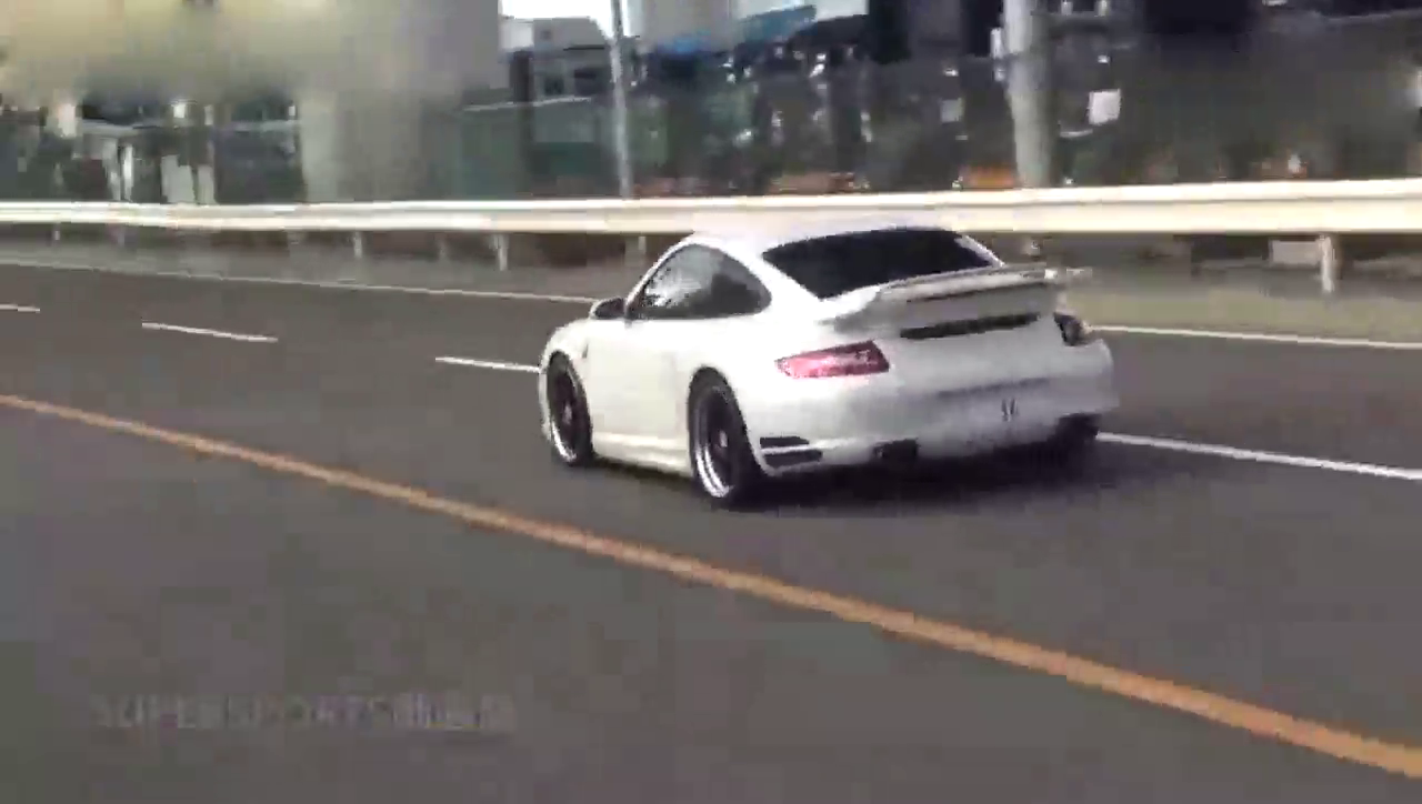 豪车遍地 实拍日本街头的那些超级跑车