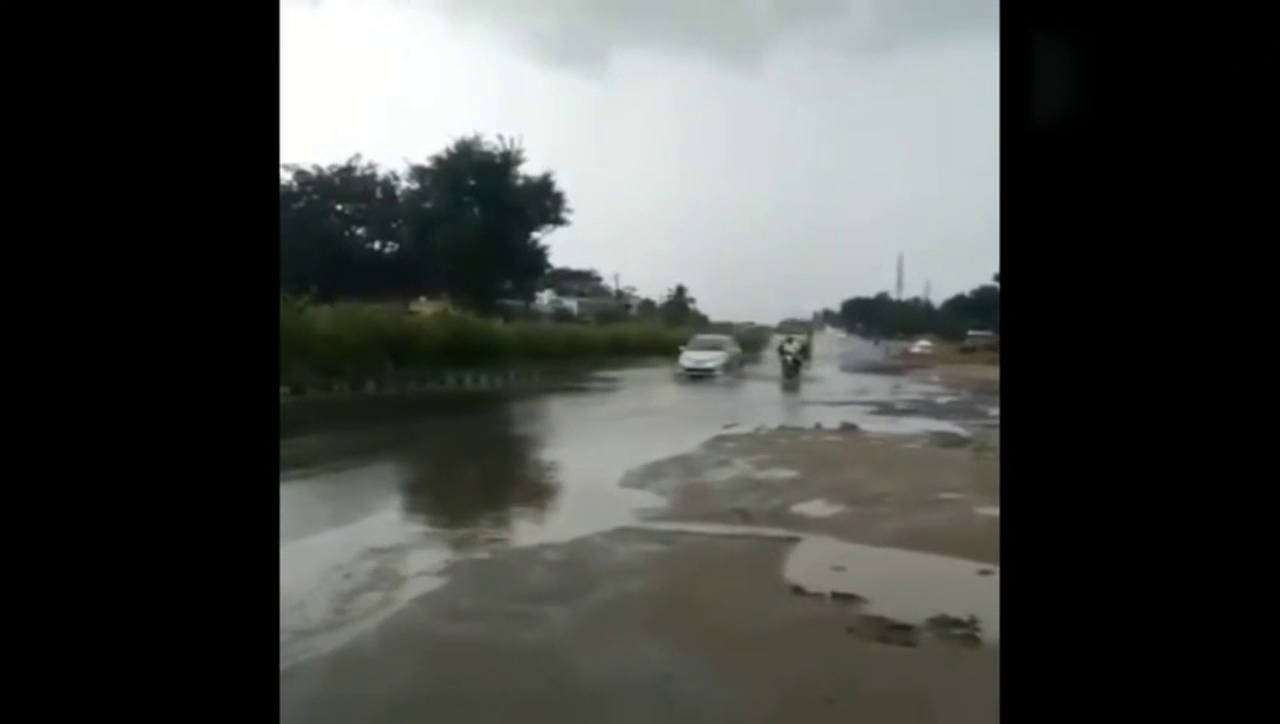 卡车玩转漂移超车，路人拍下这玩命一面