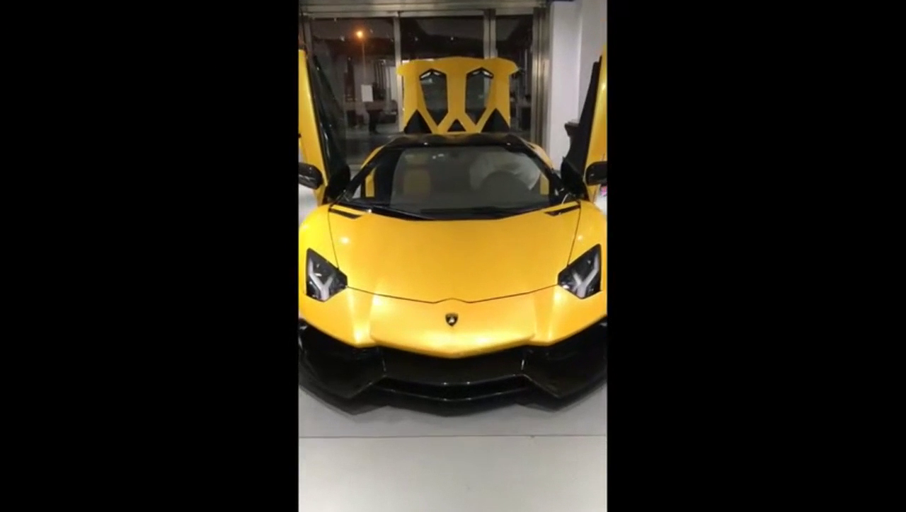 剪刀门豪华跑车 有喜欢的吗