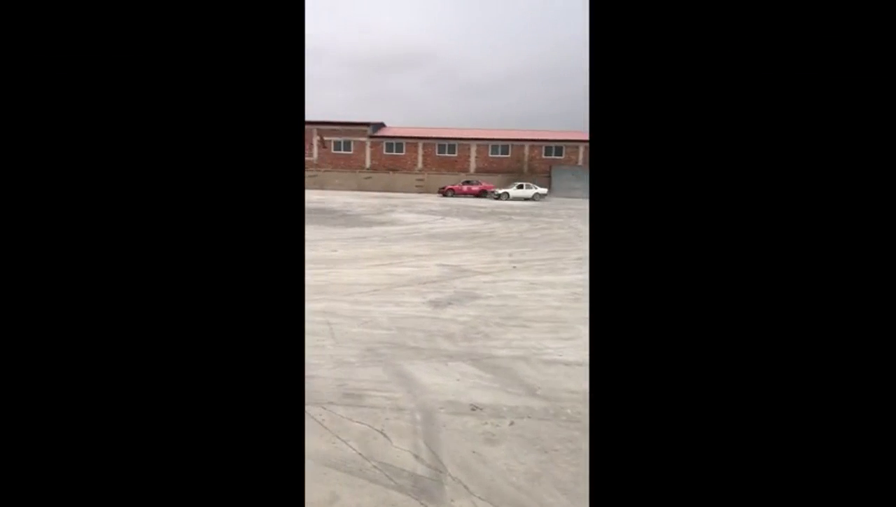 国产改装赛车一炮打响，油门一踩秒杀顶级跑车