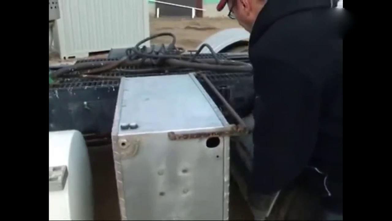 实用的卡车防滑链安装器，还能自动回收回去