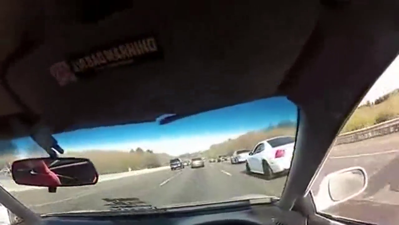 路遇奇葩改装车，看了正面才知道有多霸气！