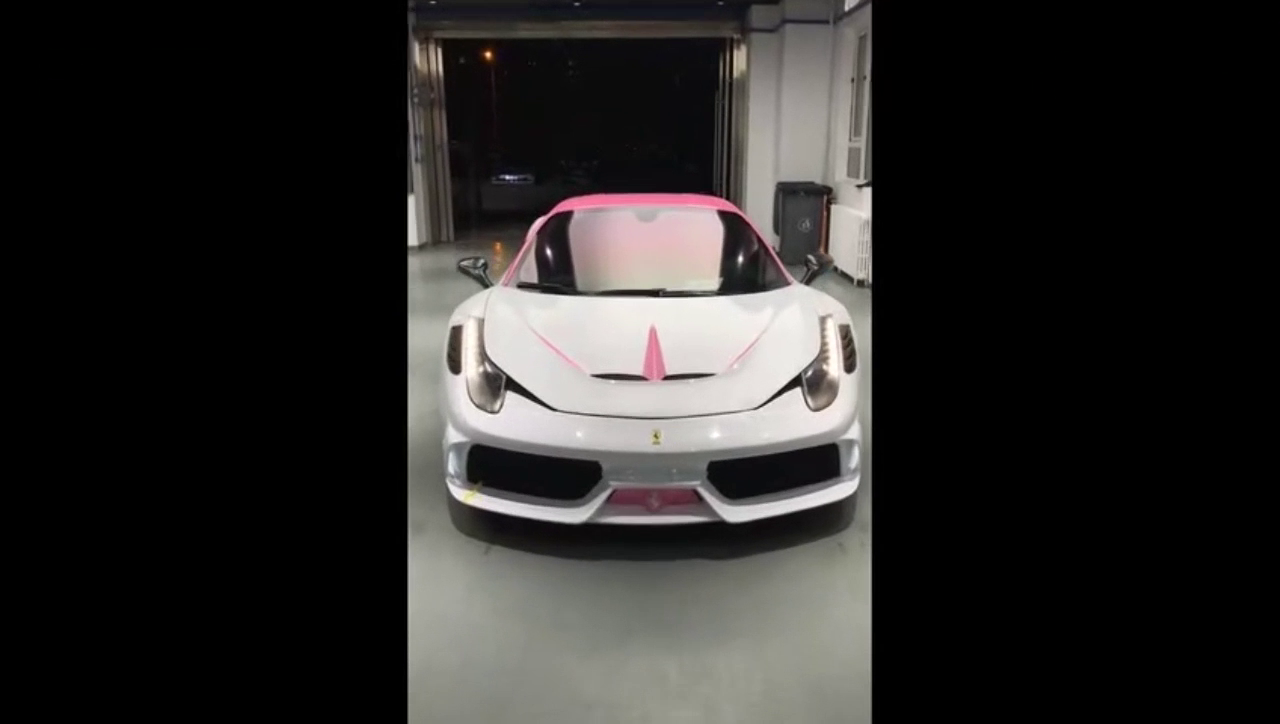 超级跑车 豪华的样式 外观很好看