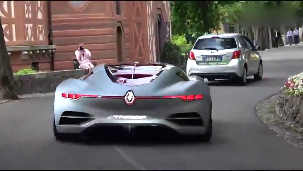 超级跑车都是这样开车门的吗？从来没见过