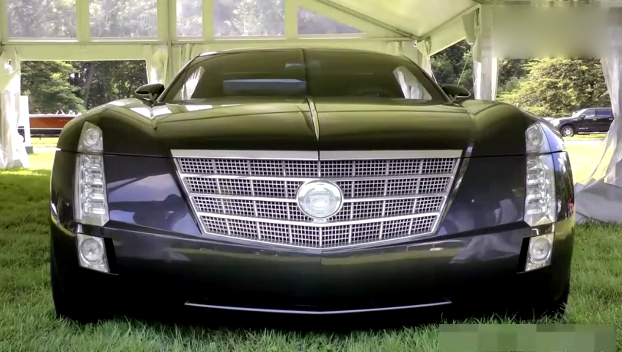 路边遇到一辆凯迪拉克V16跑车 兰博基尼都不敢踩油门了!