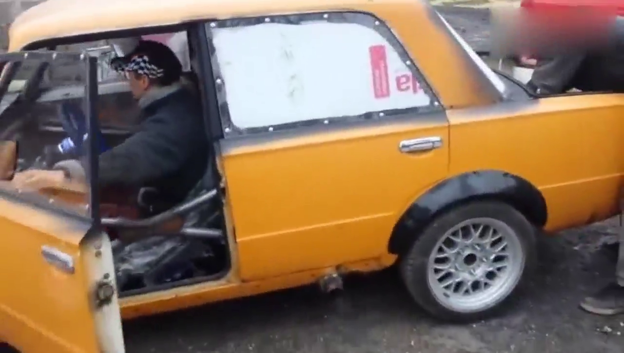 小黄车神奇的修改后! 还能跑出跑车的感觉