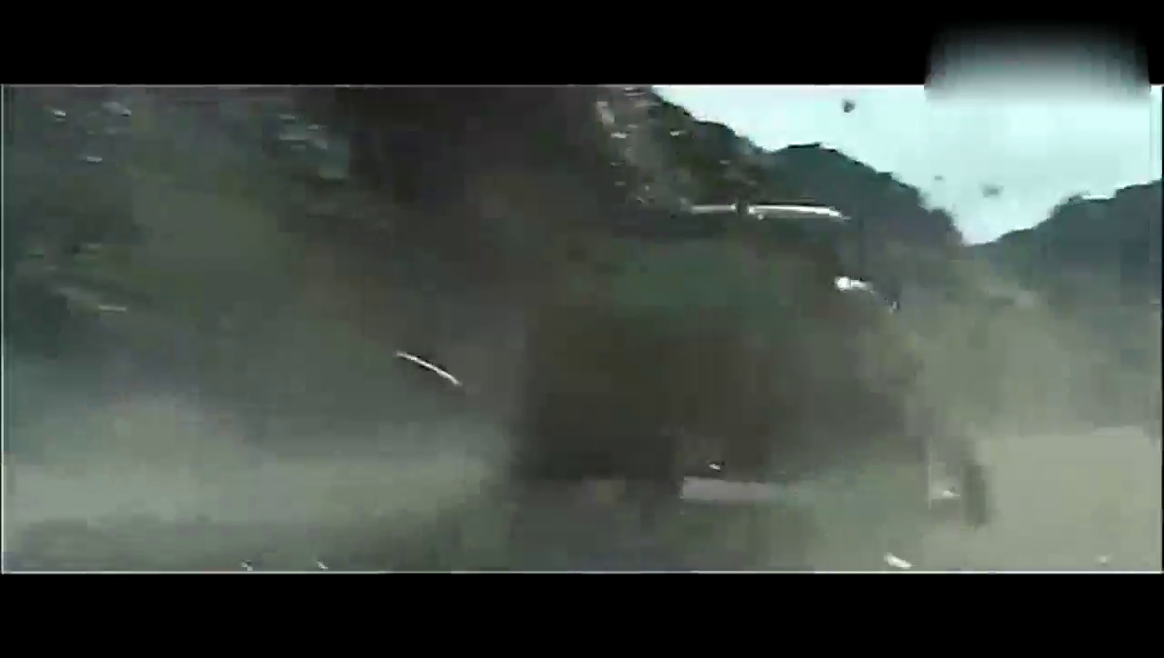 卡车都这样开了 竟然一点都没坏掉 ！