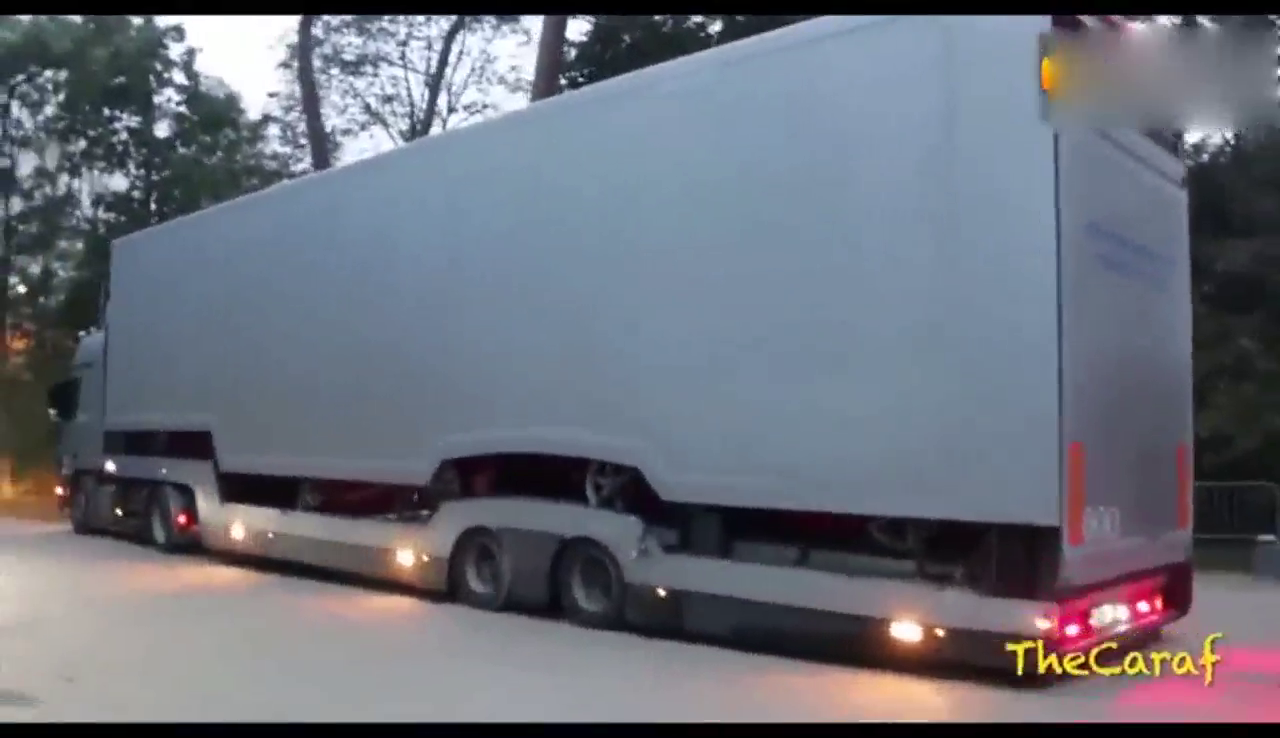 超级跑车是怎么交付4S店的，当车门打开的一瞬间我惊呆了