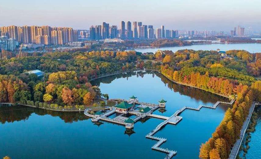 中国中部第一大城市 面积是香港的8倍 经济实力非常强大