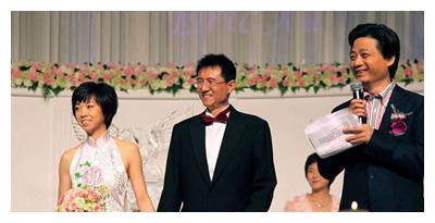 大魔王张怡宁，现儿女双全，为何嫁大自己20岁老公？原来是她做媒