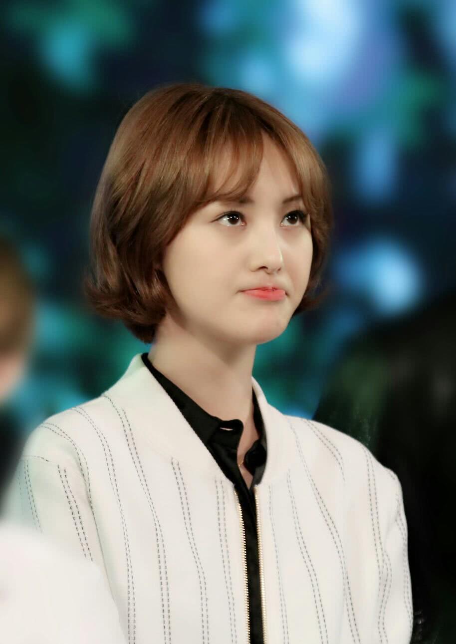 娱乐圈被熟知的短发女神,郑爽清爽,袁咏仪长发也很美