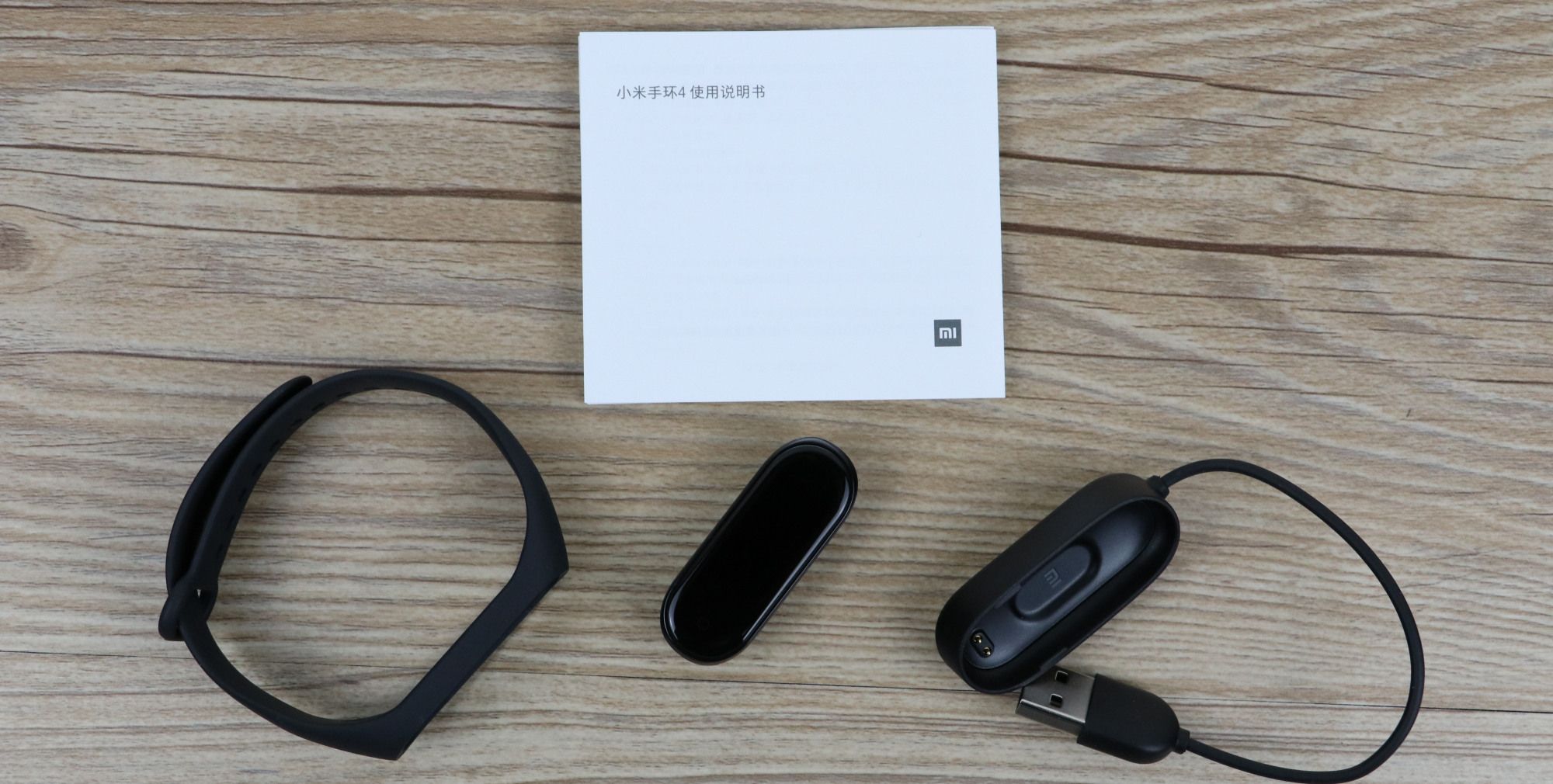 小米手环4开箱评测,彩屏加可换表盘,全新体验