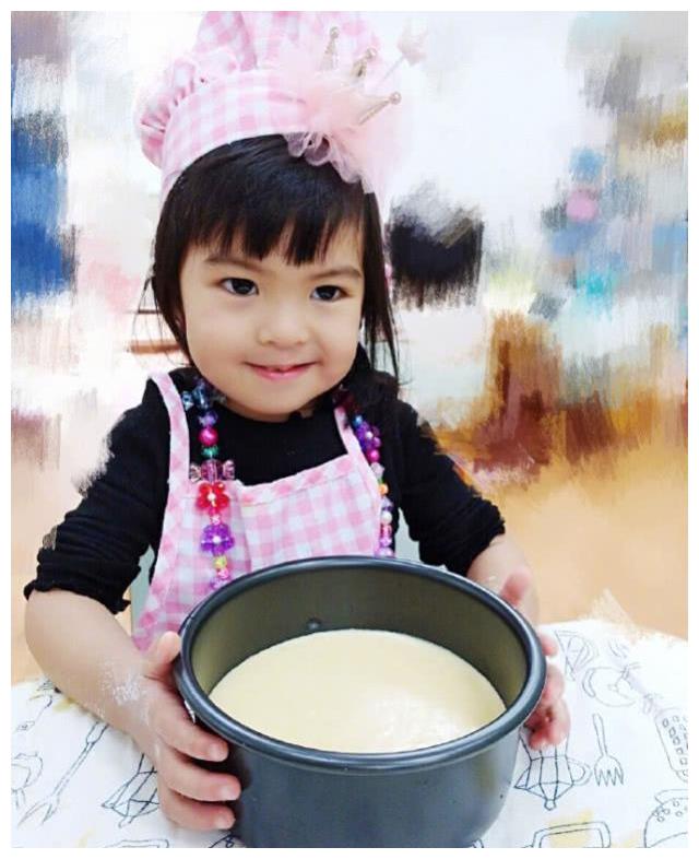 BO妞小时候颜值不被看好，如今完美逆袭
