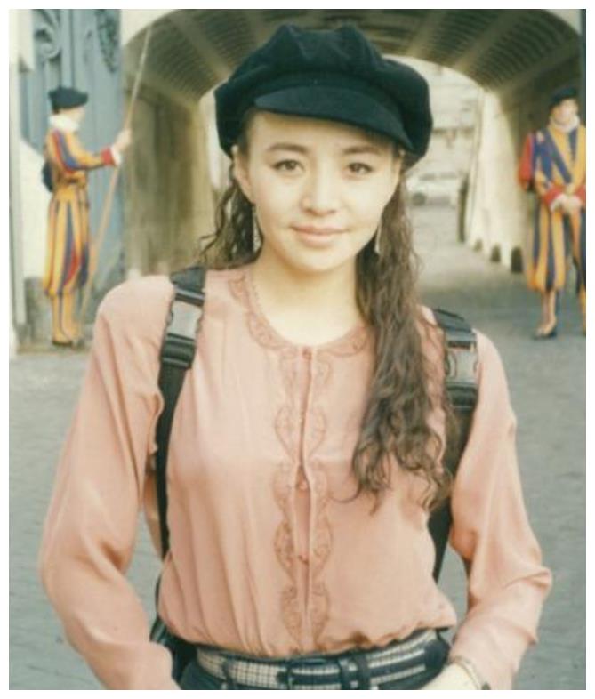被宋丹丹年轻时美到！贵族脸被誉古典女神，老阿姨原来也有春天