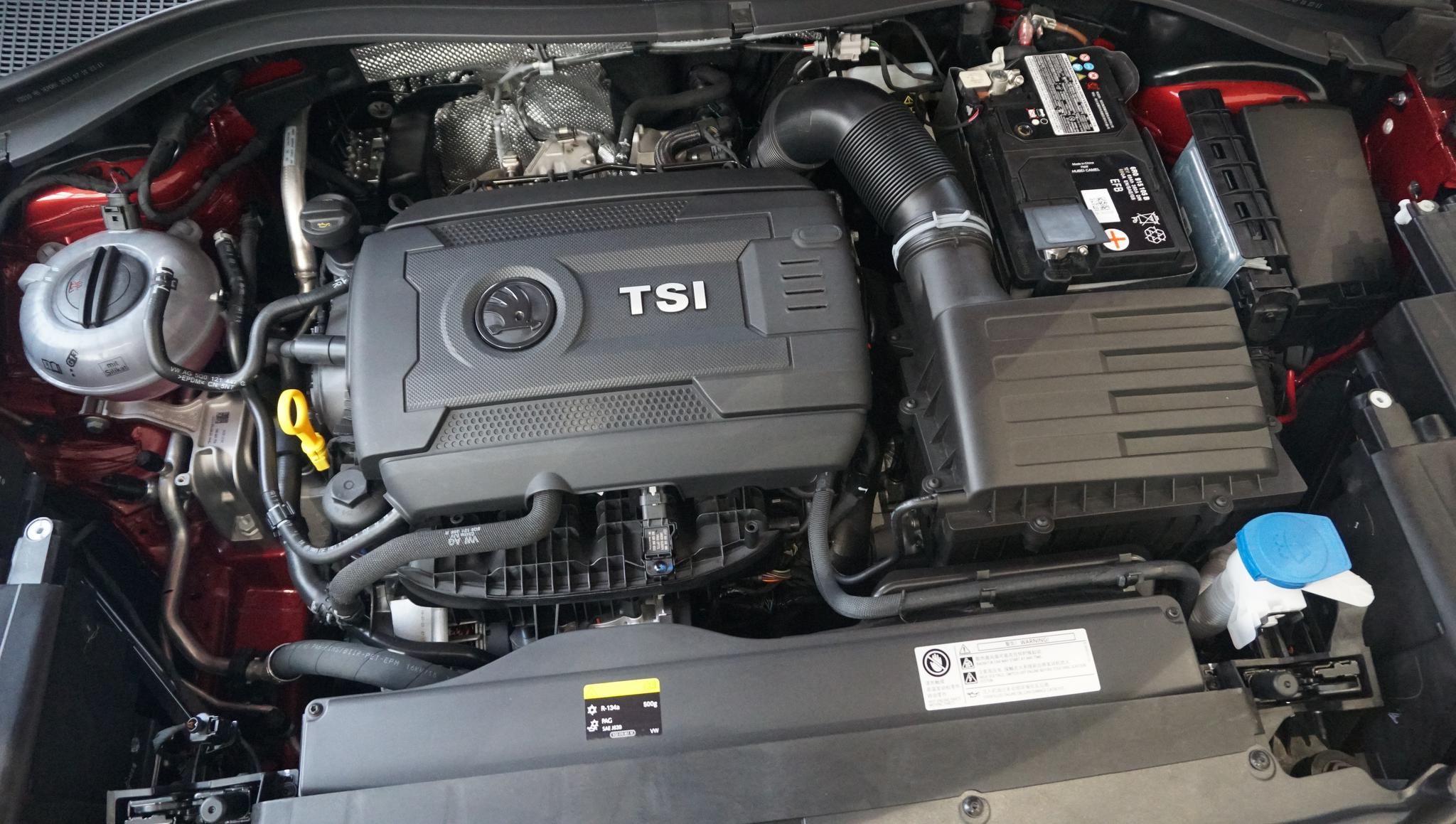 发动机,最大功率162kw,最大扭矩350nm,匹配1挡双离合手自一体变速箱