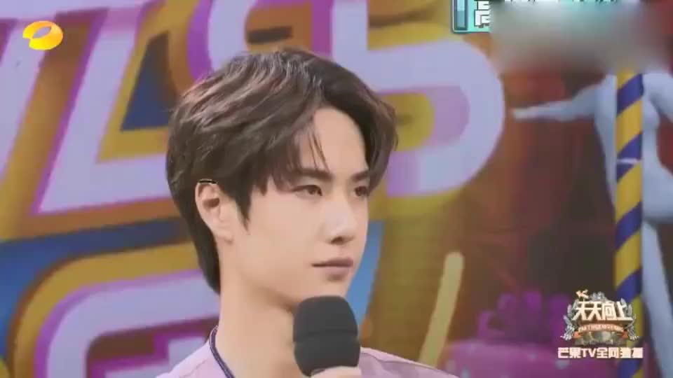 王一博私下会撒娇周艺轩搞笑还原王甜甜也太可爱了