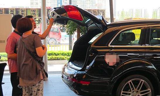 买车要赠品时，这5样东西要了很划算，其他的最好是折现