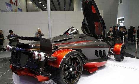 中国仅此一台，价值1780万，车模请来“兽兽”，车友：土豪啊