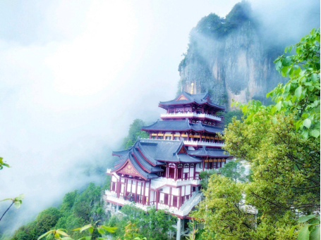 春季万人游 我在南宫山与春天撞个满怀