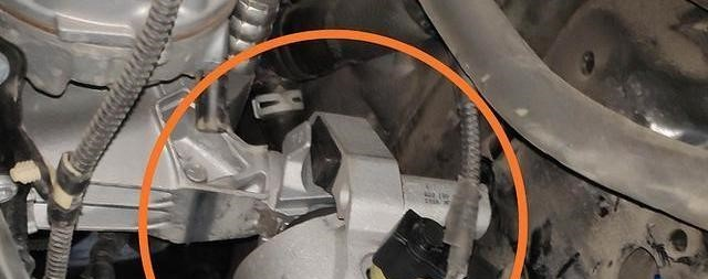 车主快看看吧，发动机怠速时有轻微的并且有节奏的抖动是怎么回事