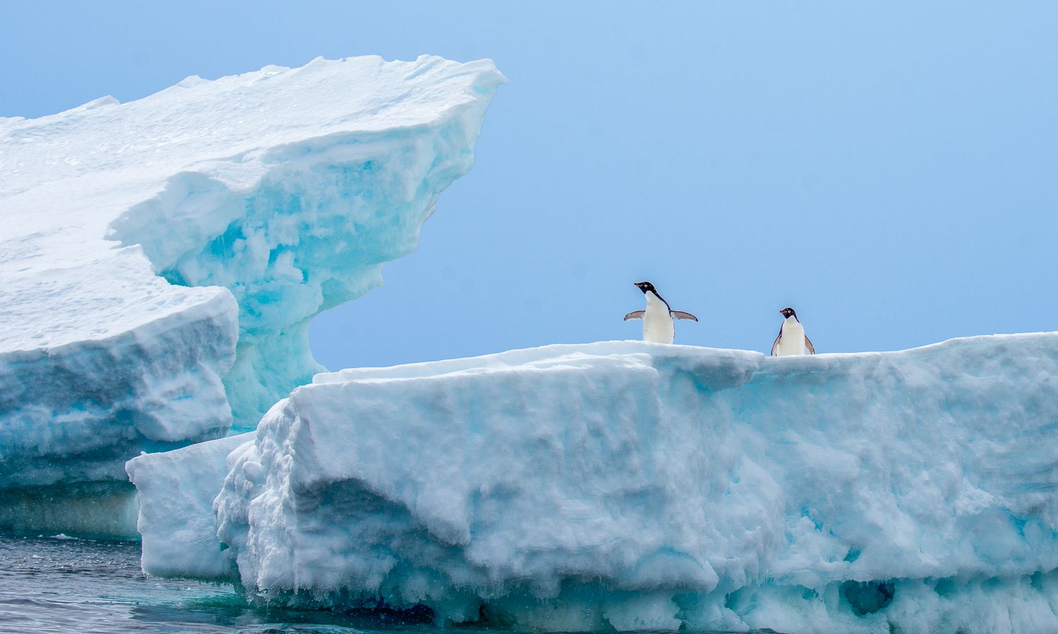 冰蓝颜色是什么含义 冰蓝在生活中的应用