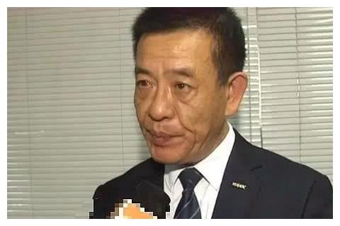 帝豪20迈,安全气囊弹出致车主失明,4S店:不会开车就别开