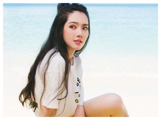 郭碧婷出道前没人追？看了她齐刘海的旧照，给我一亿都不追