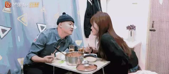 汪峰送给章子怡的开裆羽绒服,让我有点羡慕!